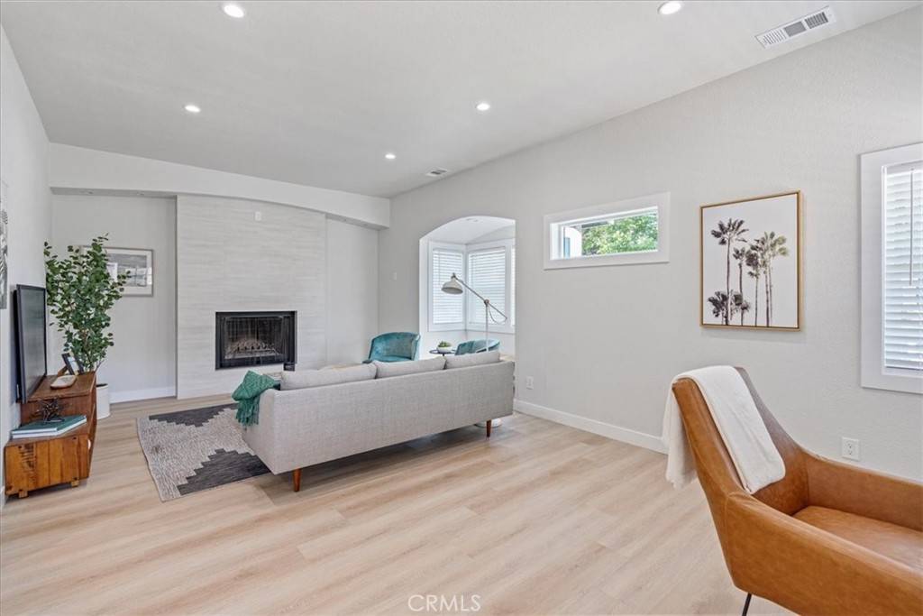 Orange, CA 92866,1043 E Palmyra AVE