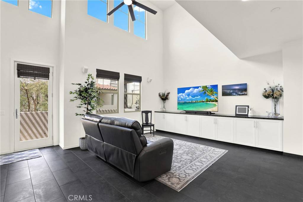 Rancho Mission Viejo, CA 92694,7 Abarrota ST