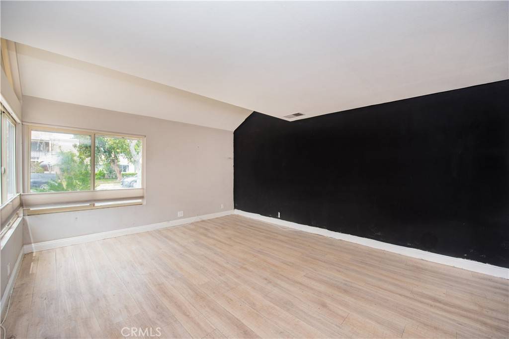 Huntington Beach, CA 92648,518 19th ST