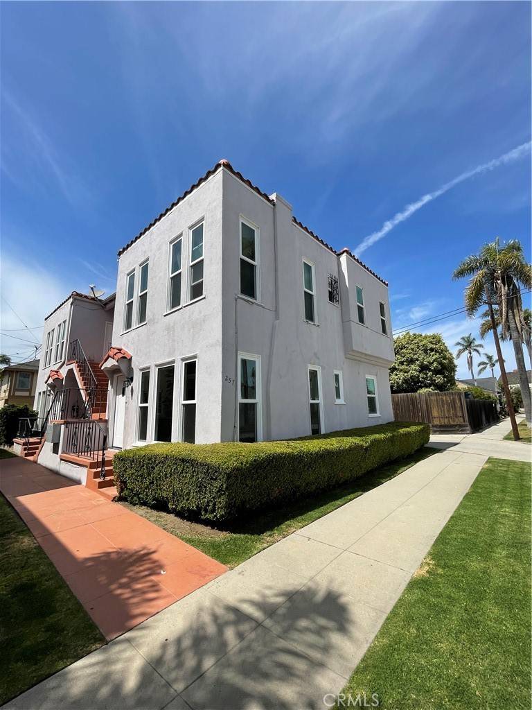 Long Beach, CA 90803,257 Santa Ana AVE #A