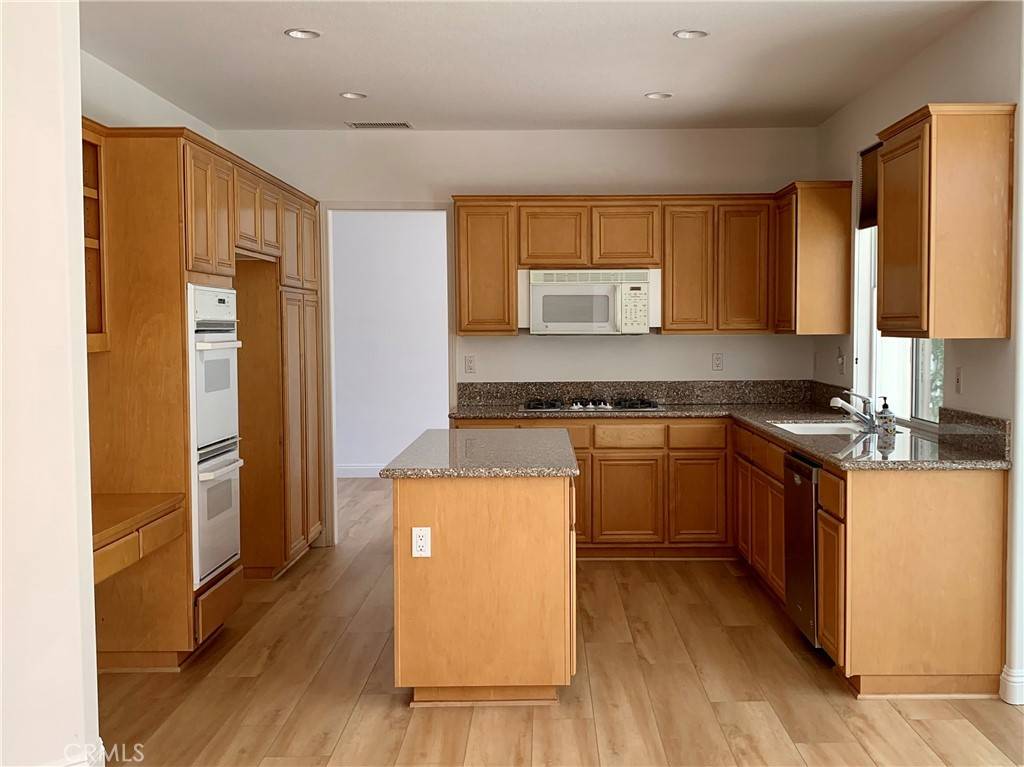 Simi Valley, CA 93065,90 Mollison DR