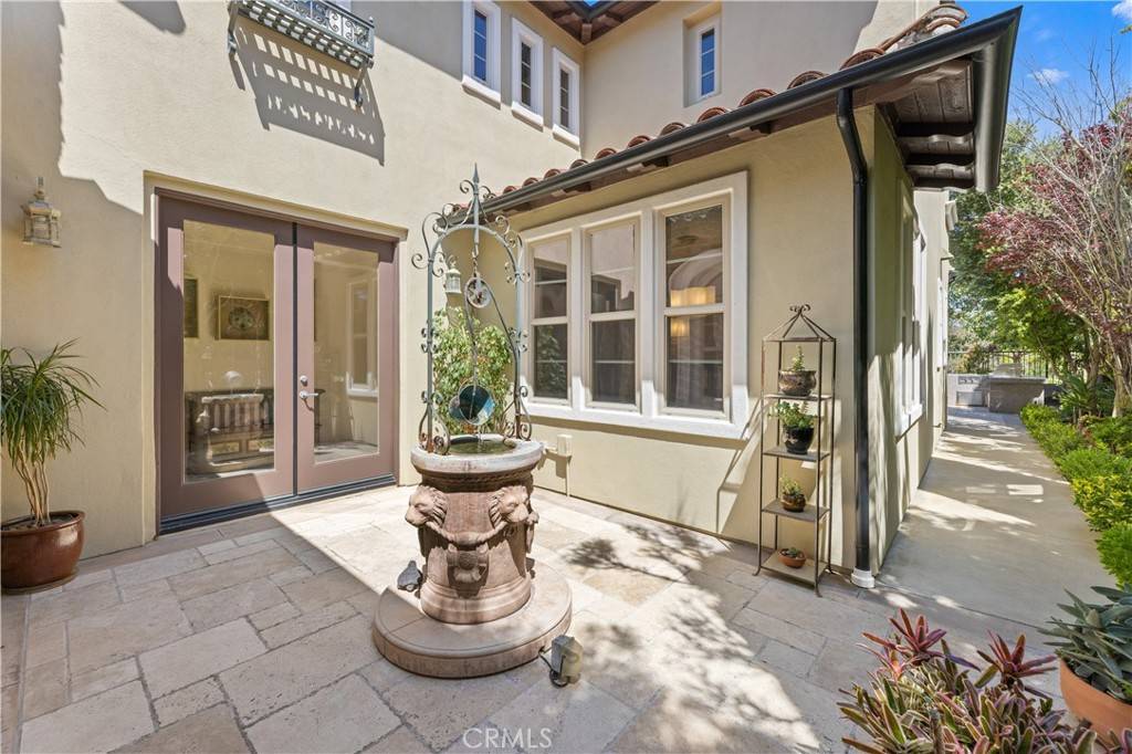 27 MILROSE Irvine, CA 92603