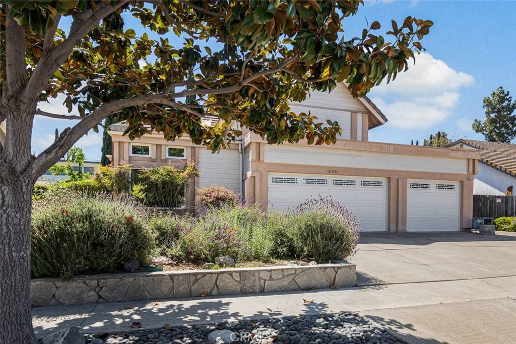 Irvine, CA 92604,15216 Vichy CIR