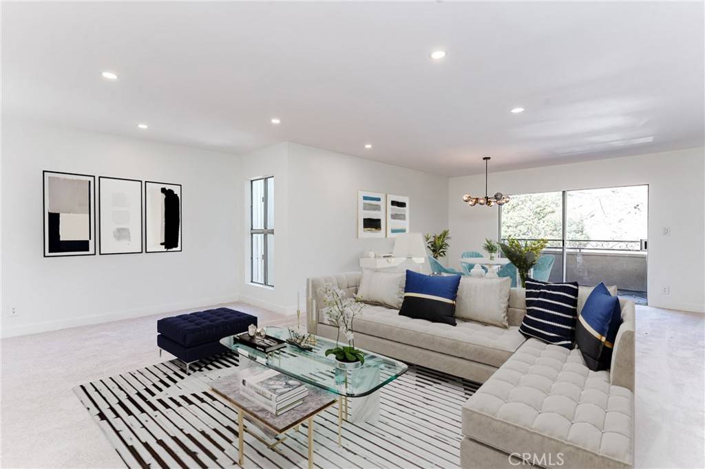 Los Angeles, CA 90068,6752 Hillpark DR #301