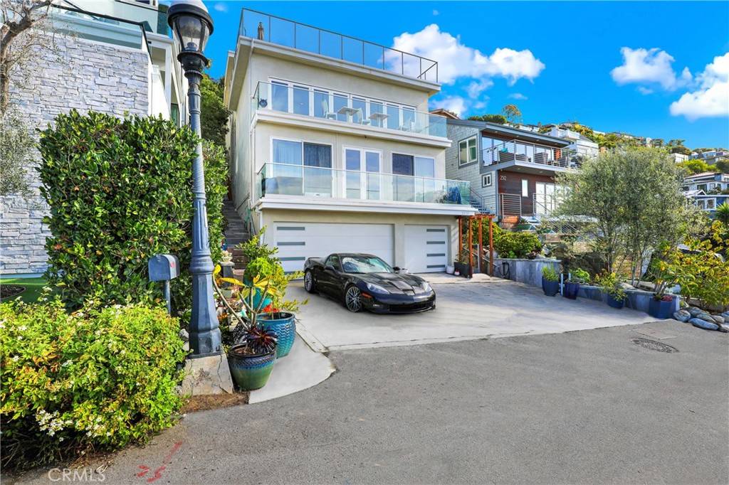 Laguna Beach, CA 92651,2510 Glenneyre ST