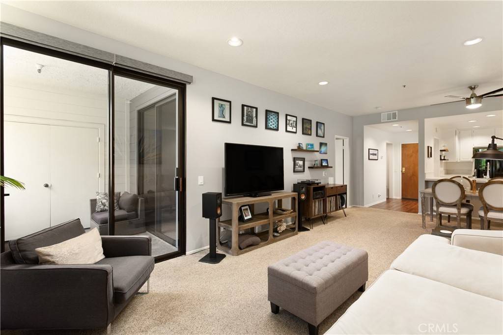 Newport Beach, CA 92663,270 Cagney LN #215