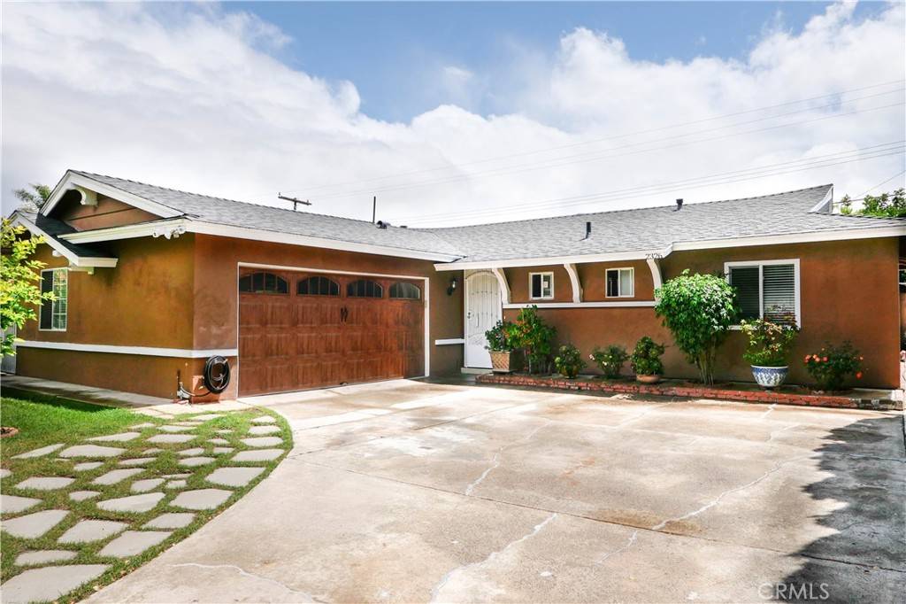 Santa Ana, CA 92704,2326 W Saint Gertrude PL