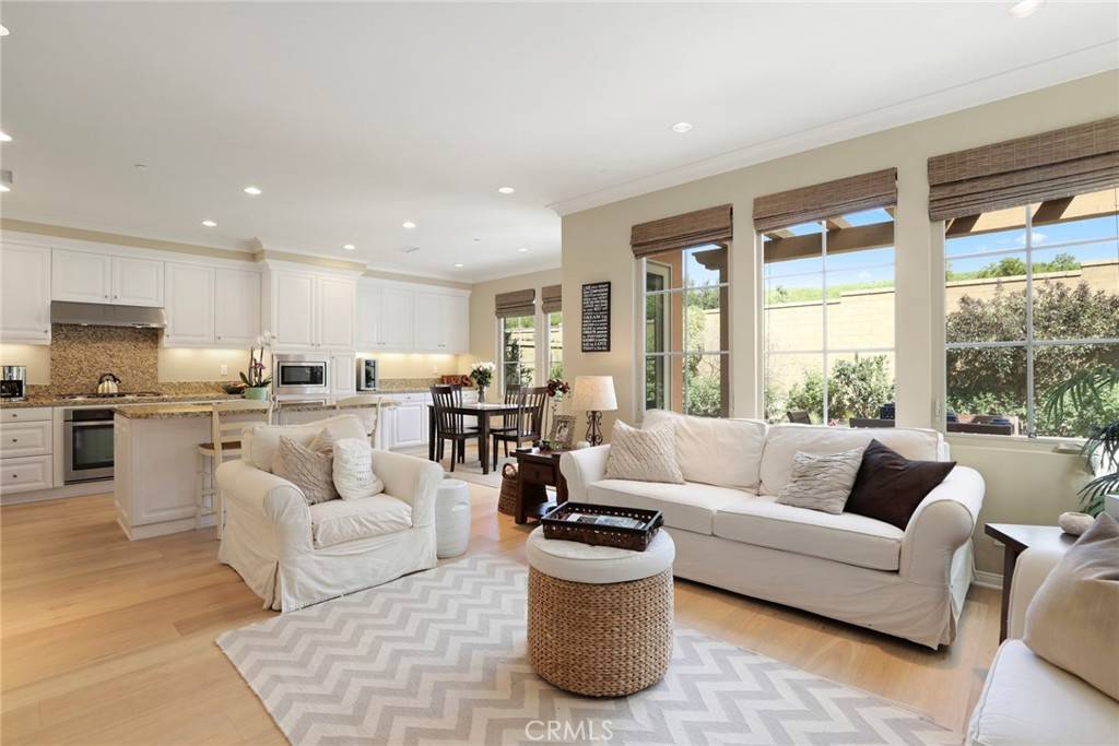 Irvine, CA 92618,100 Brindisi
