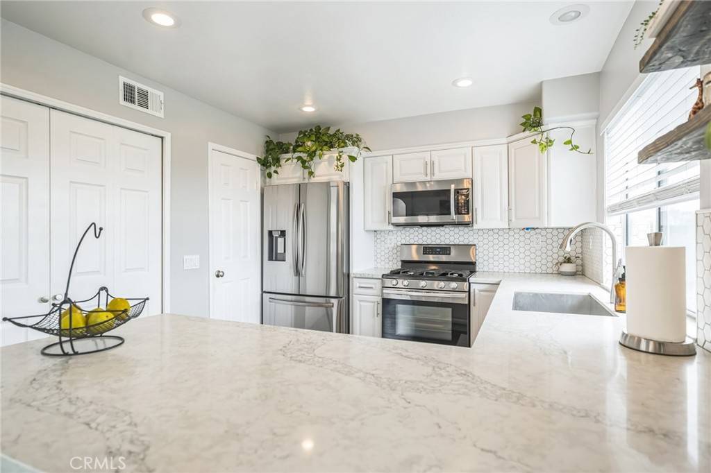 Lake Forest, CA 92610,32 Carriage DR