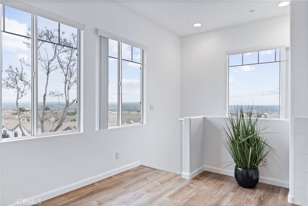 Aliso Viejo, CA 92656,62 Sobrante