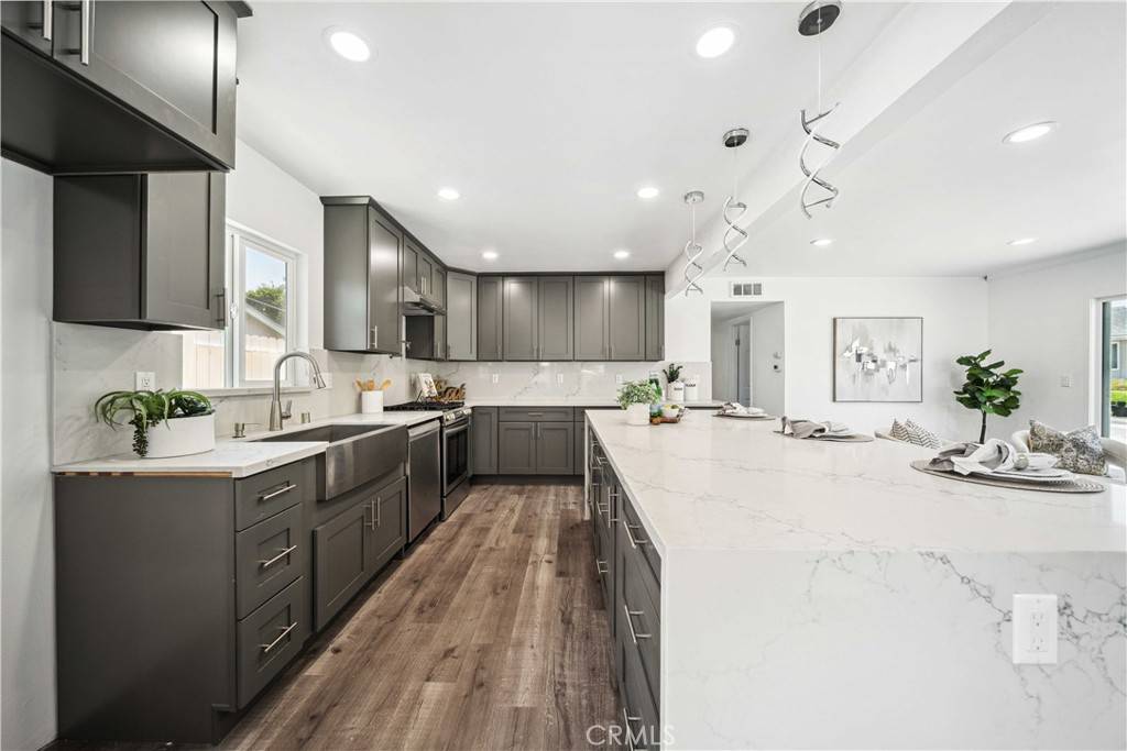 Lake Forest, CA 92630,22713 Islamare
