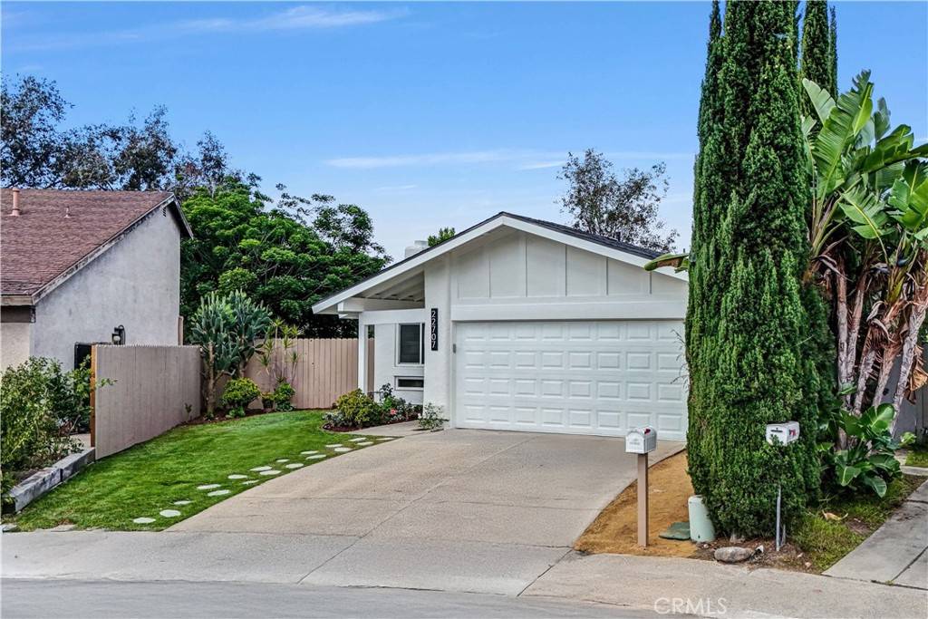 Mission Viejo, CA 92691,22707 Via Santa Rosa