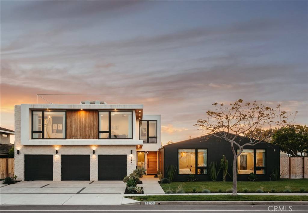 Newport Beach, CA 92660,1235 Santiago DR