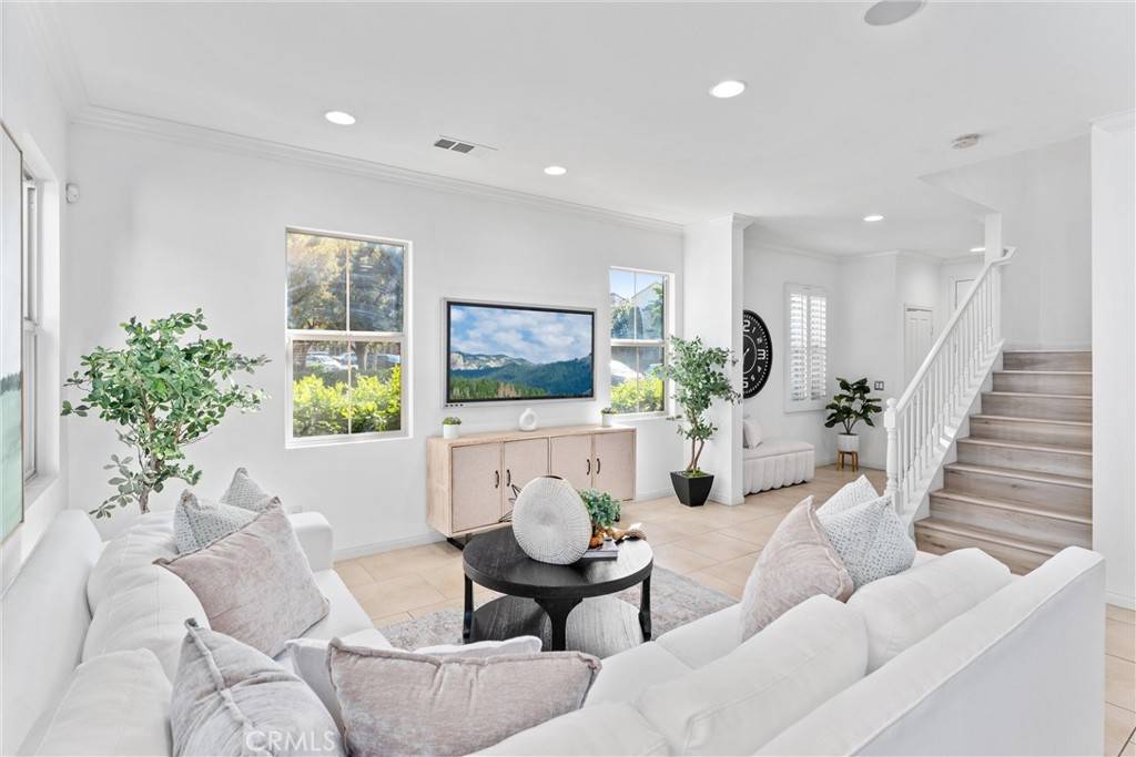 Irvine, CA 92618,45 Latitude