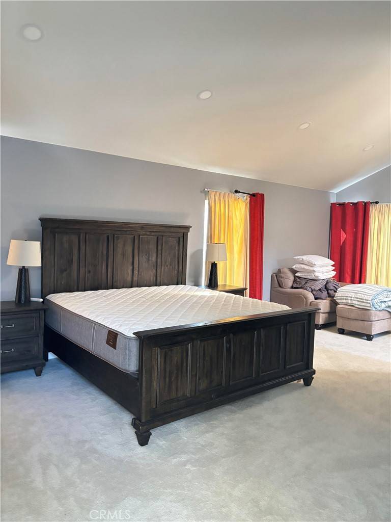 Irvine, CA 92620,17 Urbino