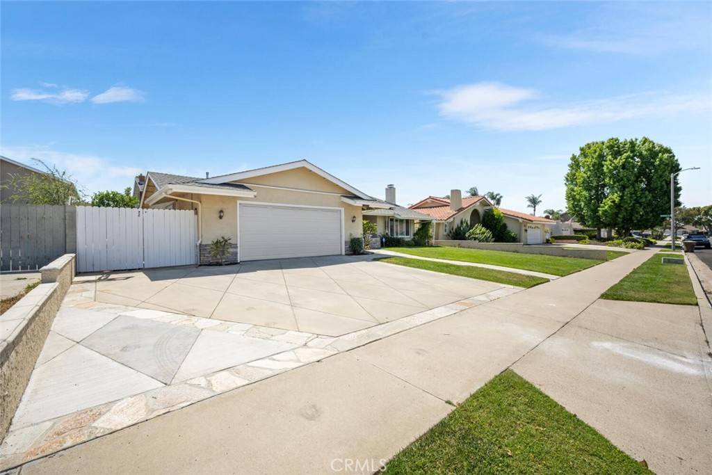 Placentia, CA 92870,2432 Chippewa AVE