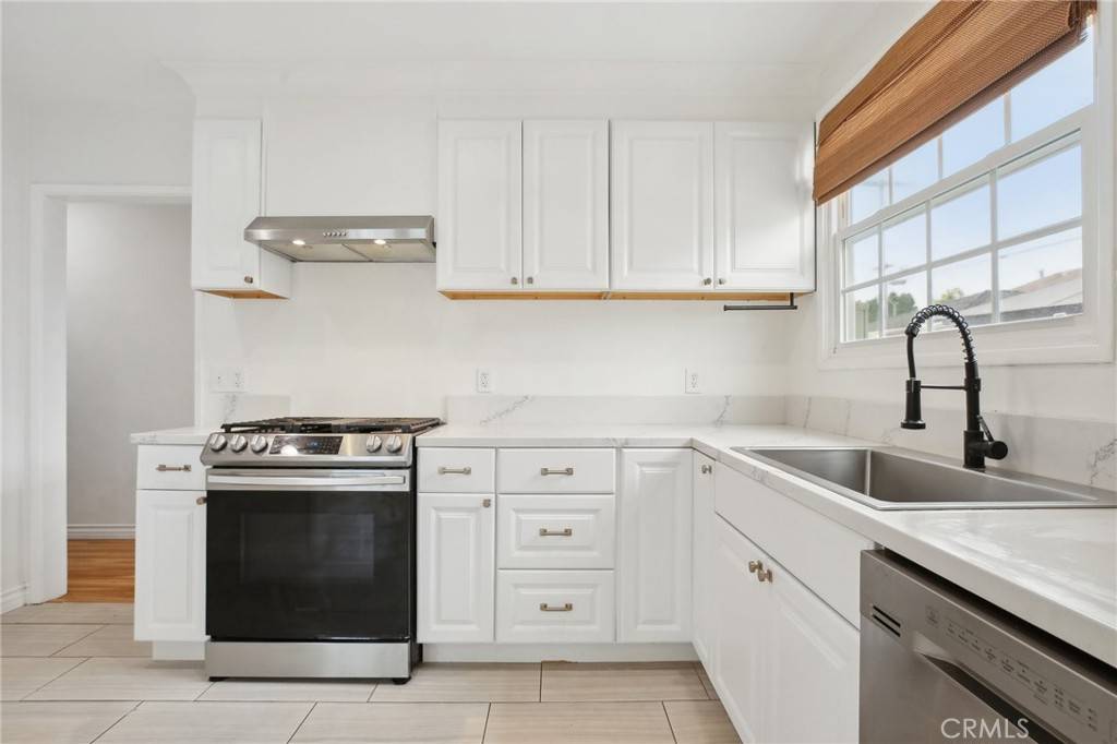 2713 Dollar ST Lakewood, CA 90712