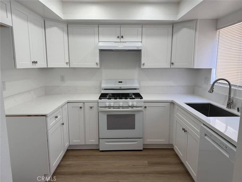 Huntington Beach, CA 92648,2207 Huntington ST #3