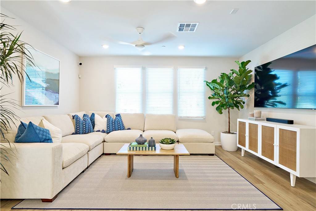 Whittier, CA 90605,9831 La Serna DR #7