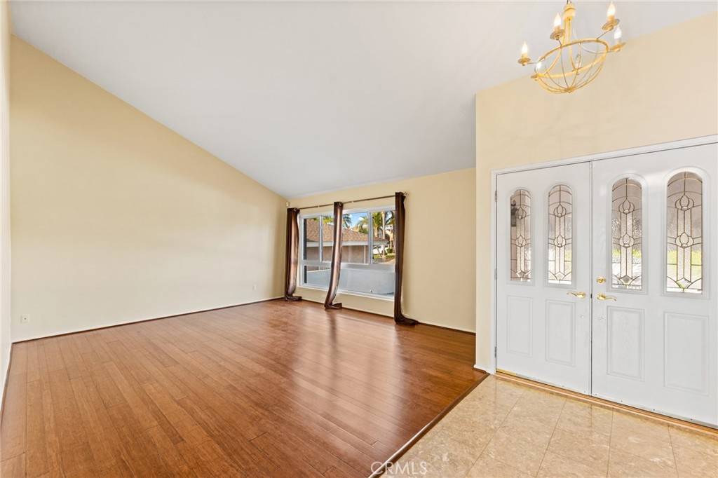 Huntington Beach, CA 92647,15601 Whiteoak LN