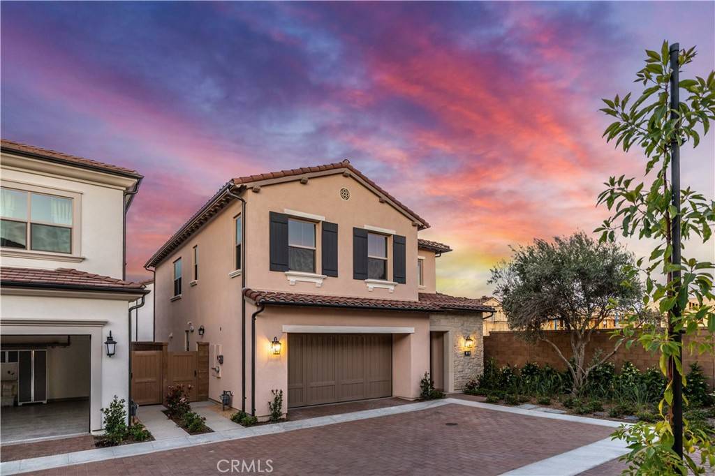 Irvine, CA 92618,106 Eversedge