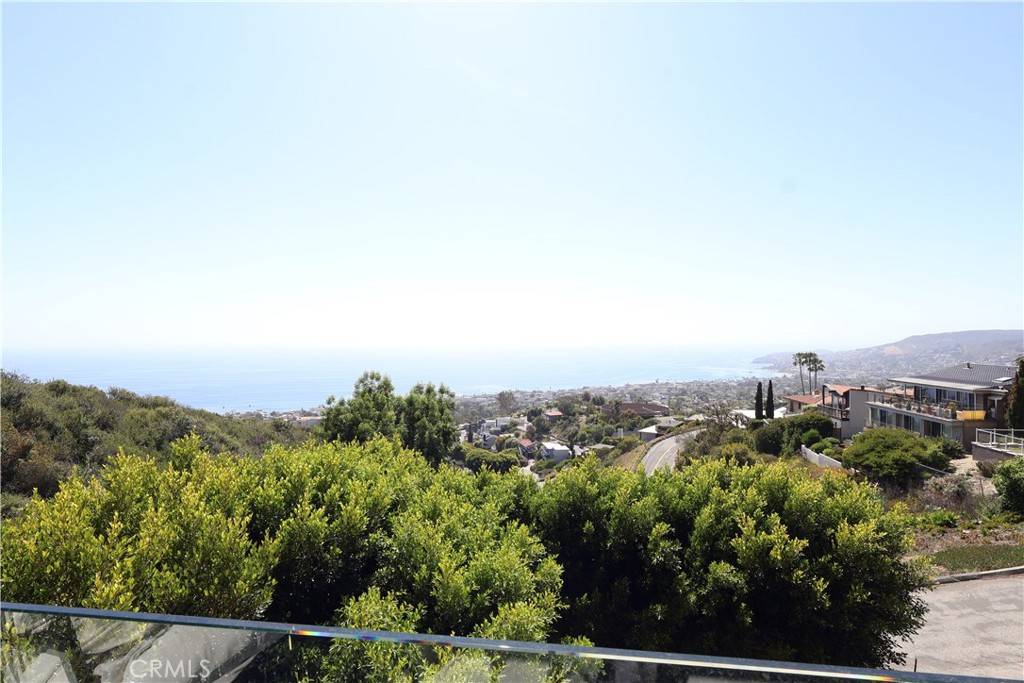 Laguna Beach, CA 92651,1055 #2 Summit DR
