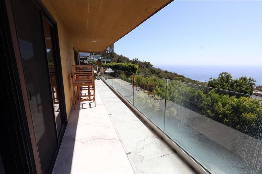 Laguna Beach, CA 92651,1055 #2 Summit DR
