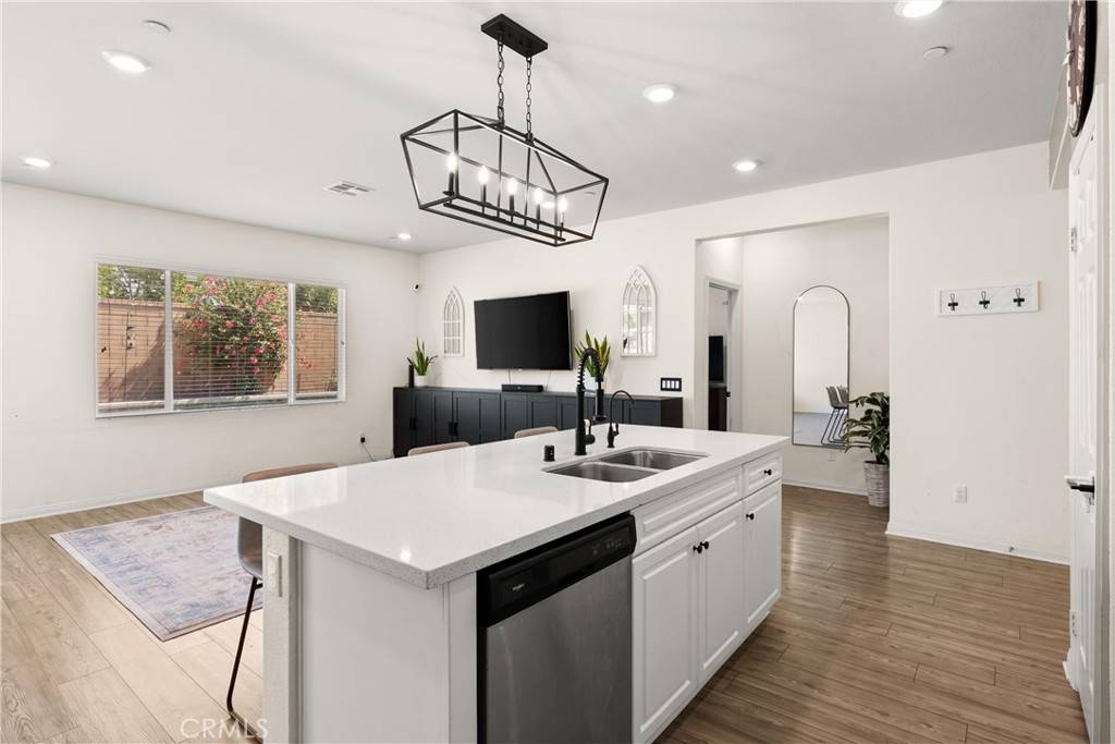 Ontario, CA 91762,2767 E Murdock LN