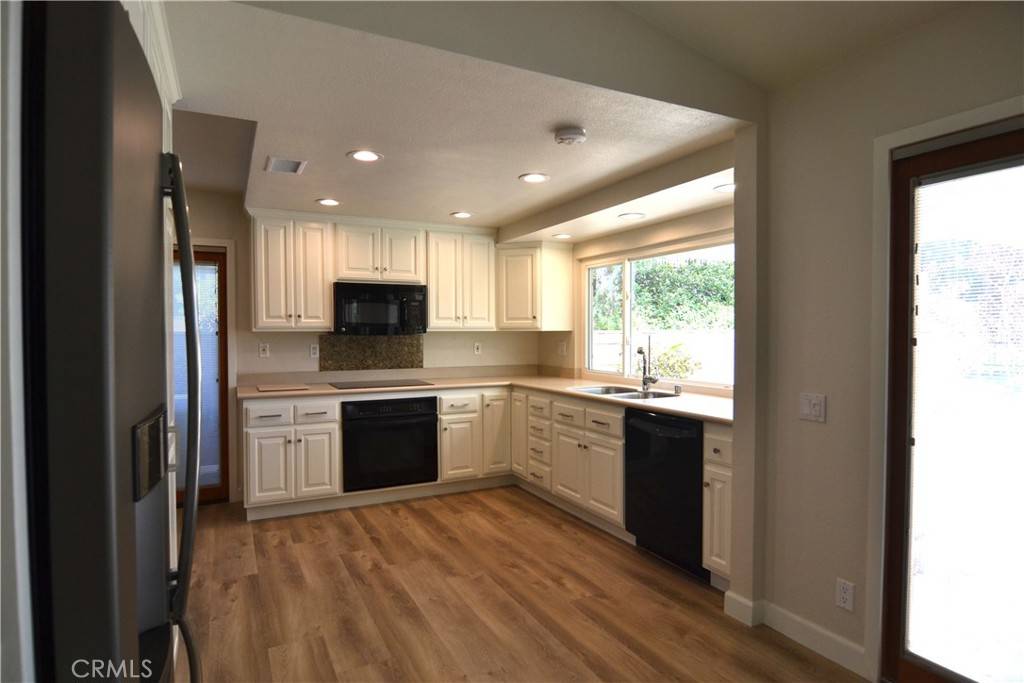 Mission Viejo, CA 92692,27972 Gallina