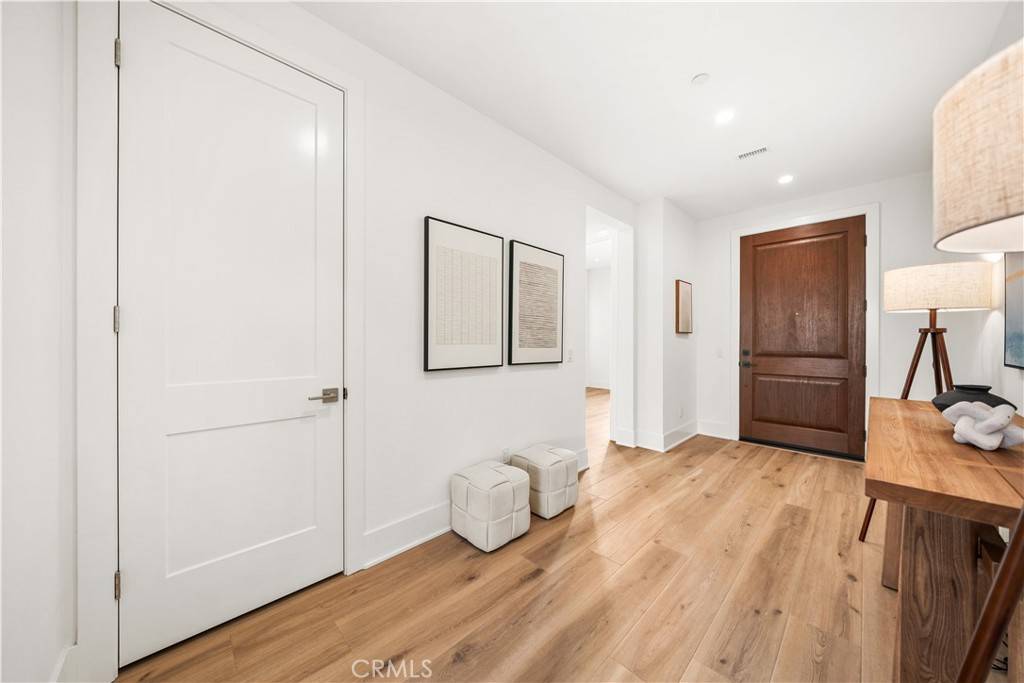 Irvine, CA 92618,312 Brimwood