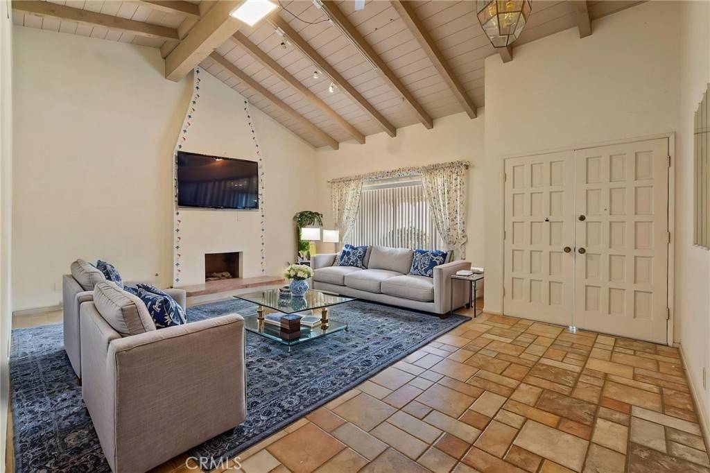 Irvine, CA 92604,5385 Strasbourg AVE