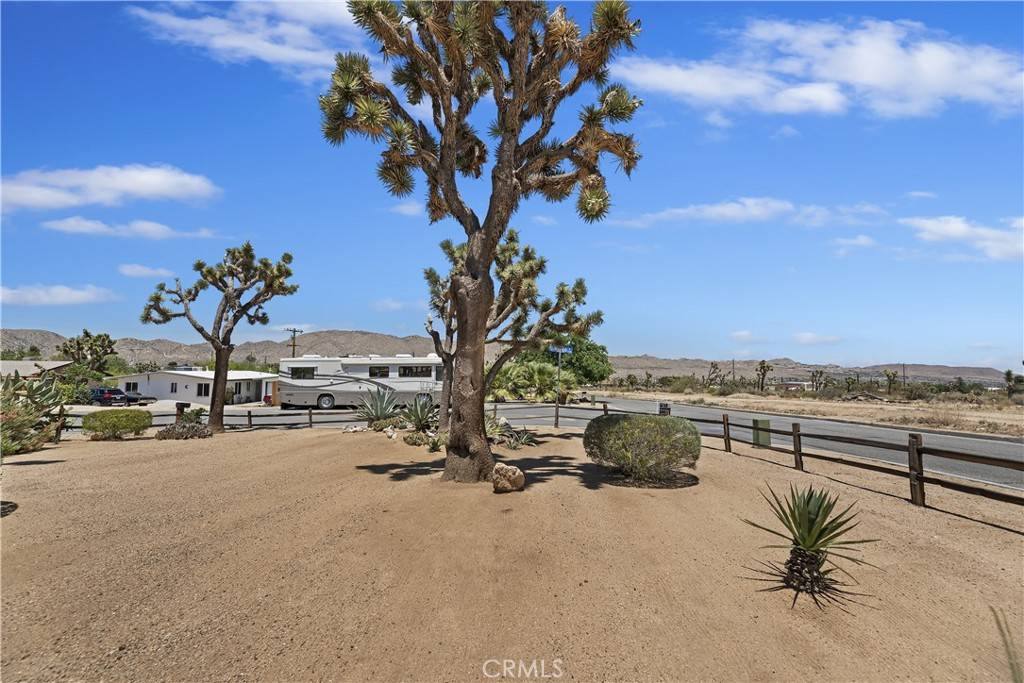 56287 Navajo TRL Yucca Valley, CA 92284