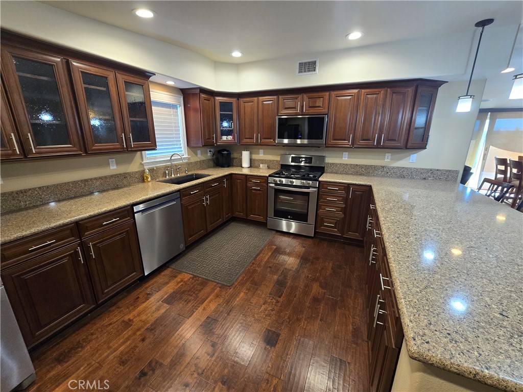 249 Loyola RD Costa Mesa, CA 92626