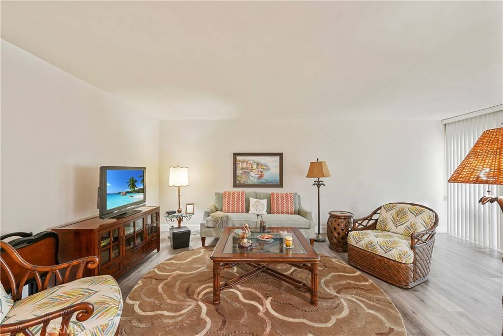 Seal Beach, CA 90740,201 Ocean AVE #4