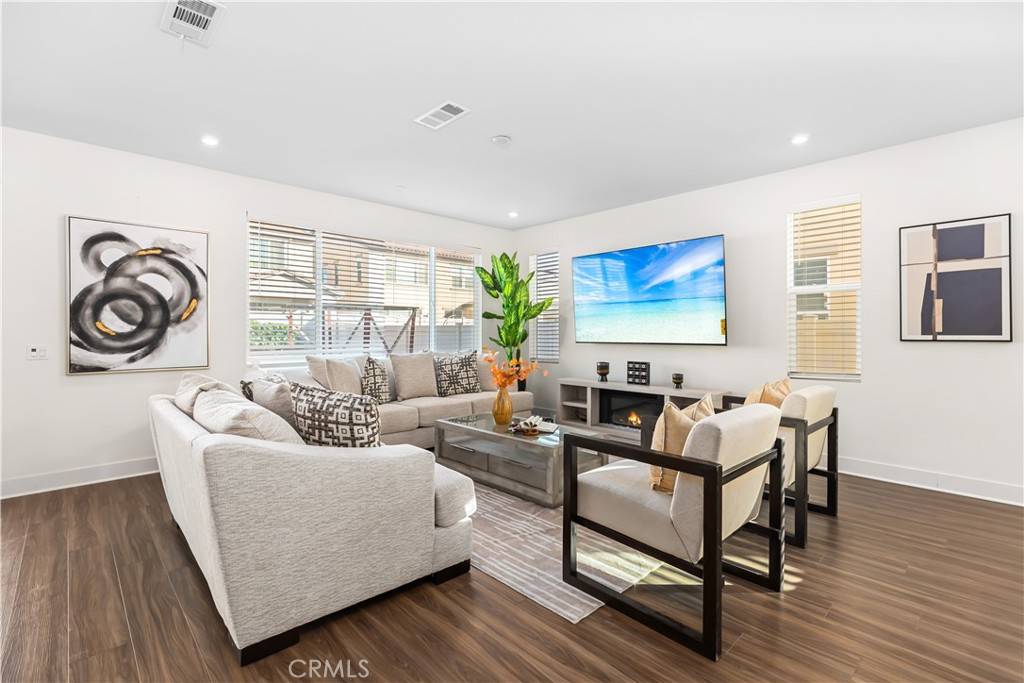 Chino, CA 91708,8720 Searcher ST