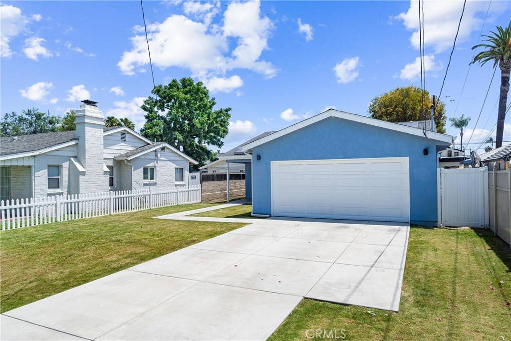 Fullerton, CA 92833,114 N Orange AVE