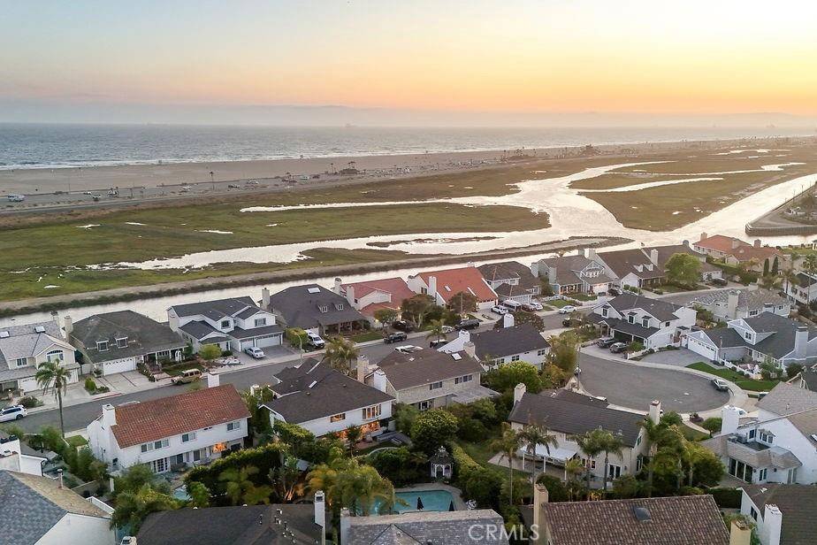 Huntington Beach, CA 92646,22372 Harwich LN