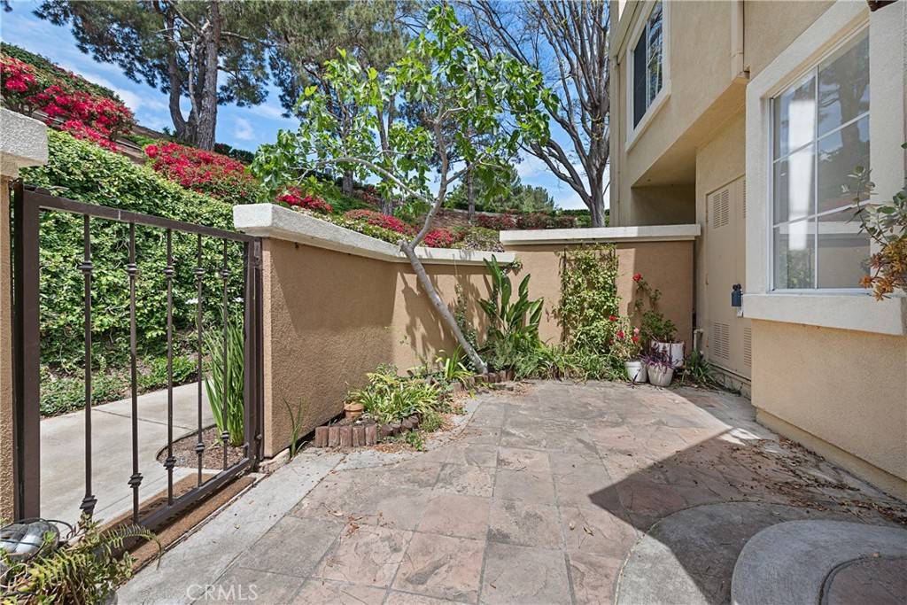 Aliso Viejo, CA 92656,1 Overture LN