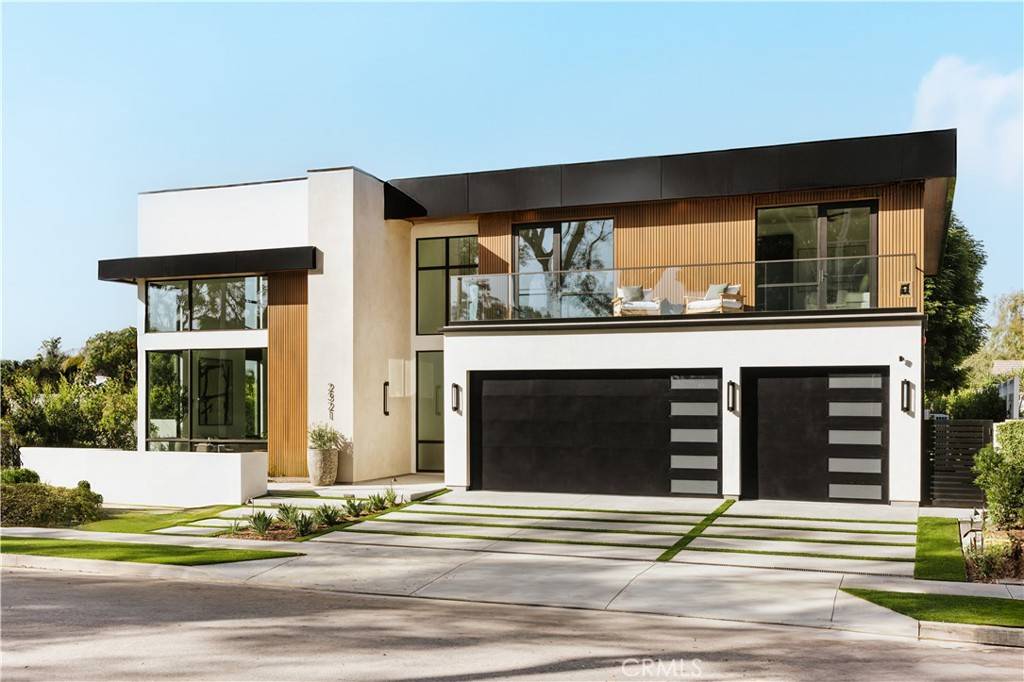 Newport Beach, CA 92660,2321 Mesa DR