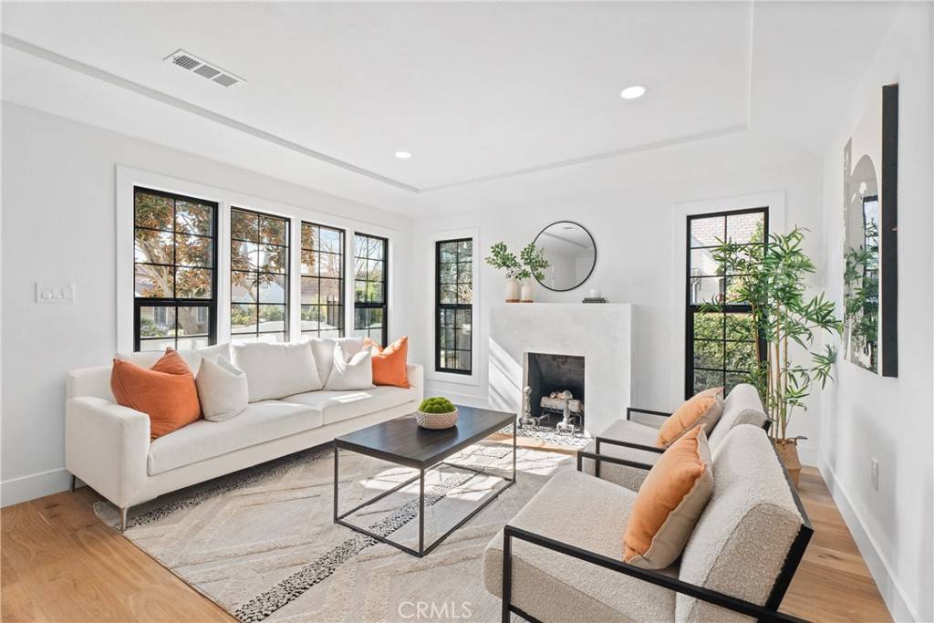 Santa Ana, CA 92706,2327 Bonnie Brae