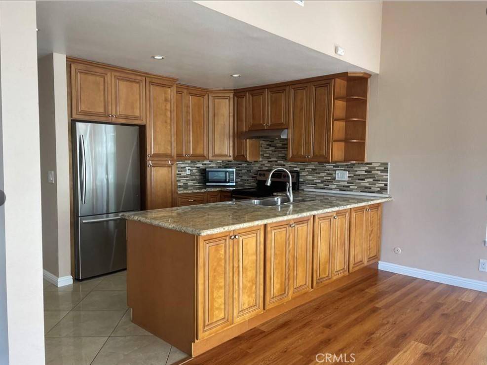 Irvine, CA 92614,3612 Baylor ST