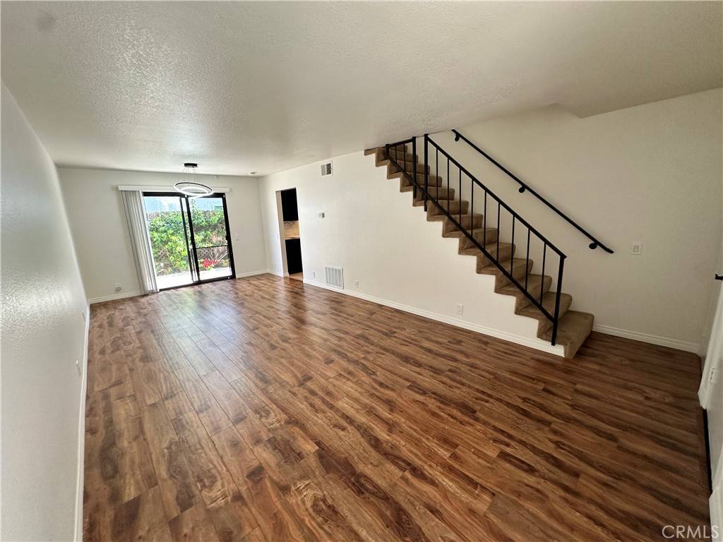 Huntington Beach, CA 92649,16592 Jib CIR #C