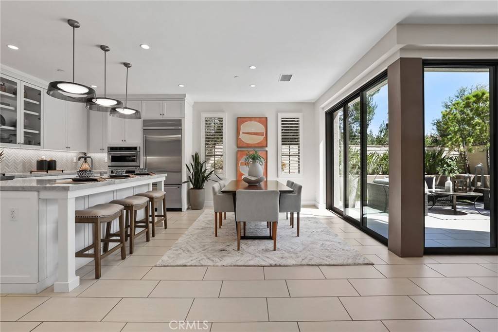 Irvine, CA 92602,164 Villa Ridge