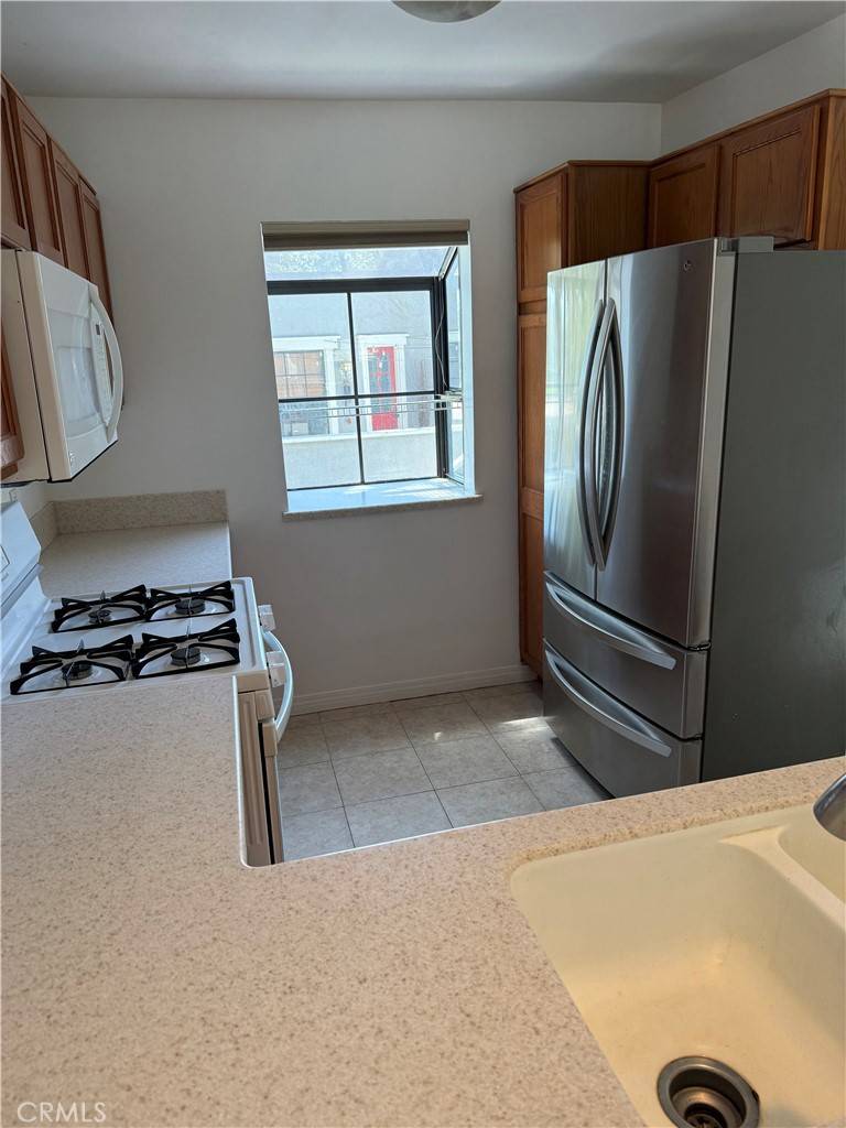 Orange, CA 92866,700 E Lake DR #89