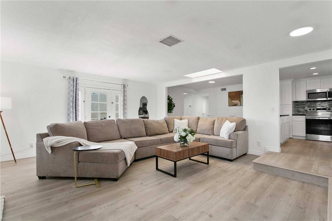 Upland, CA 91786,1424 Winn DR W