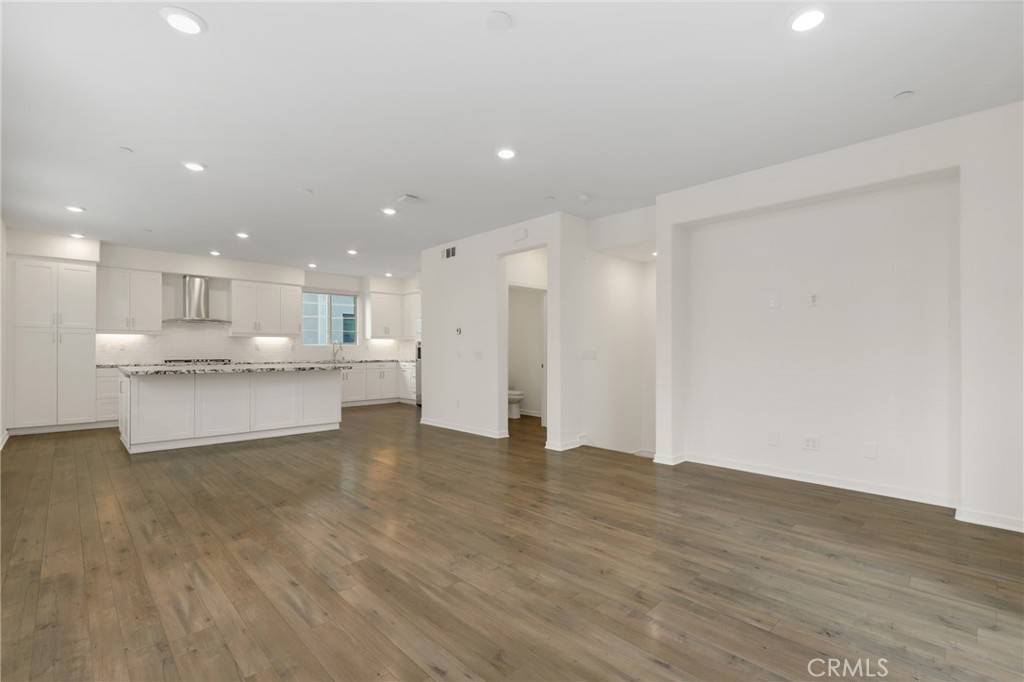 175 Cadence Irvine, CA 92618