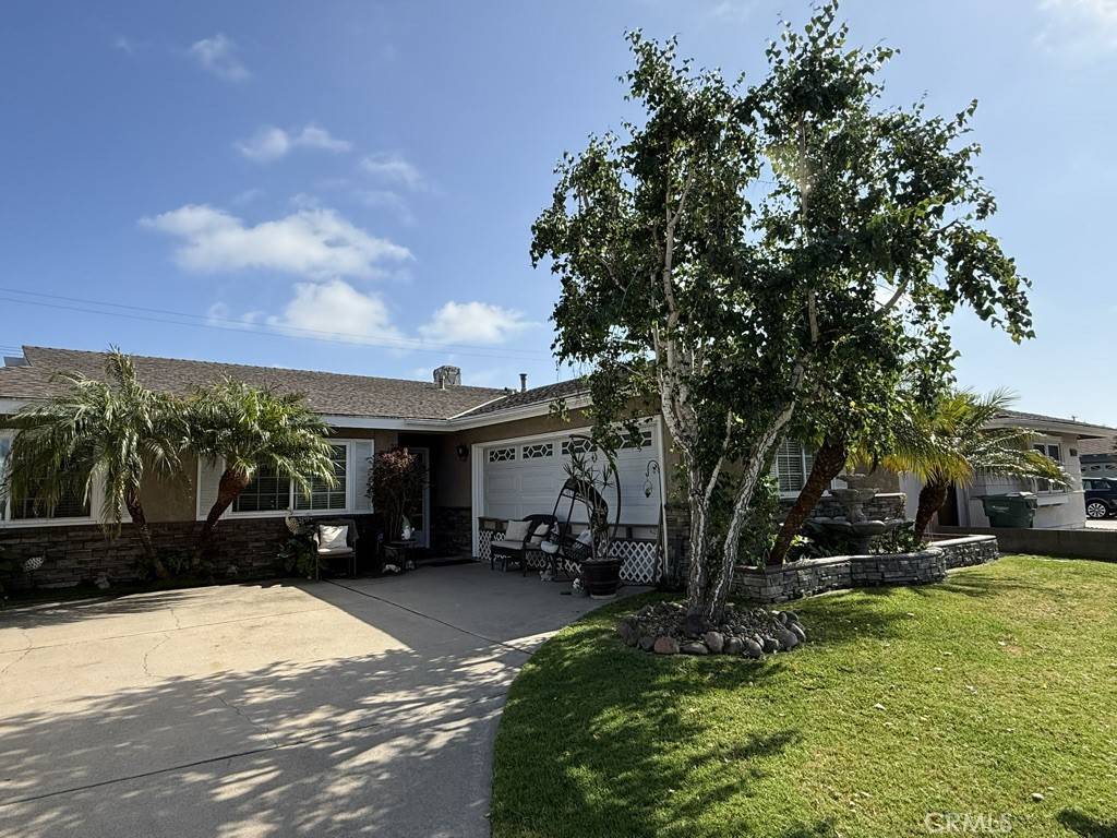 Huntington Beach, CA 92647,6142 Kimberly DR