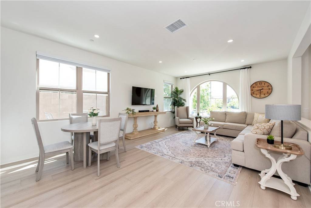Irvine, CA 92618,116 Sunnyside