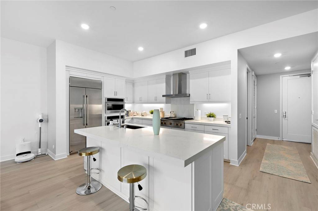Irvine, CA 92612,3503 Rivington