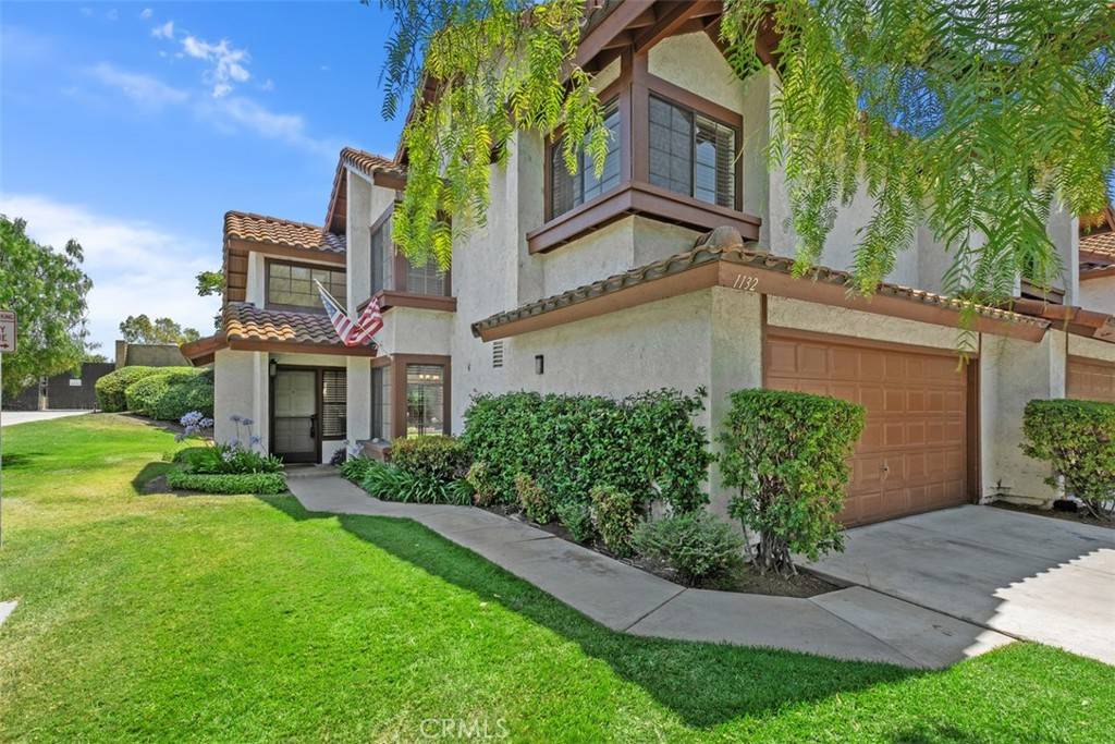 Placentia, CA 92870,1132 Santiago DR #11